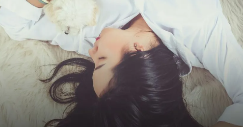 How to protect your hair while you sleep
